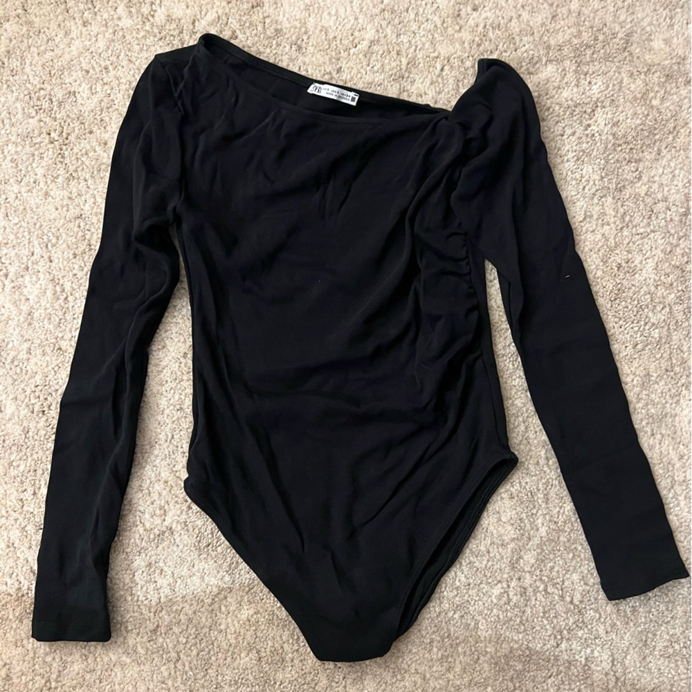Zara one shoulder sweater black